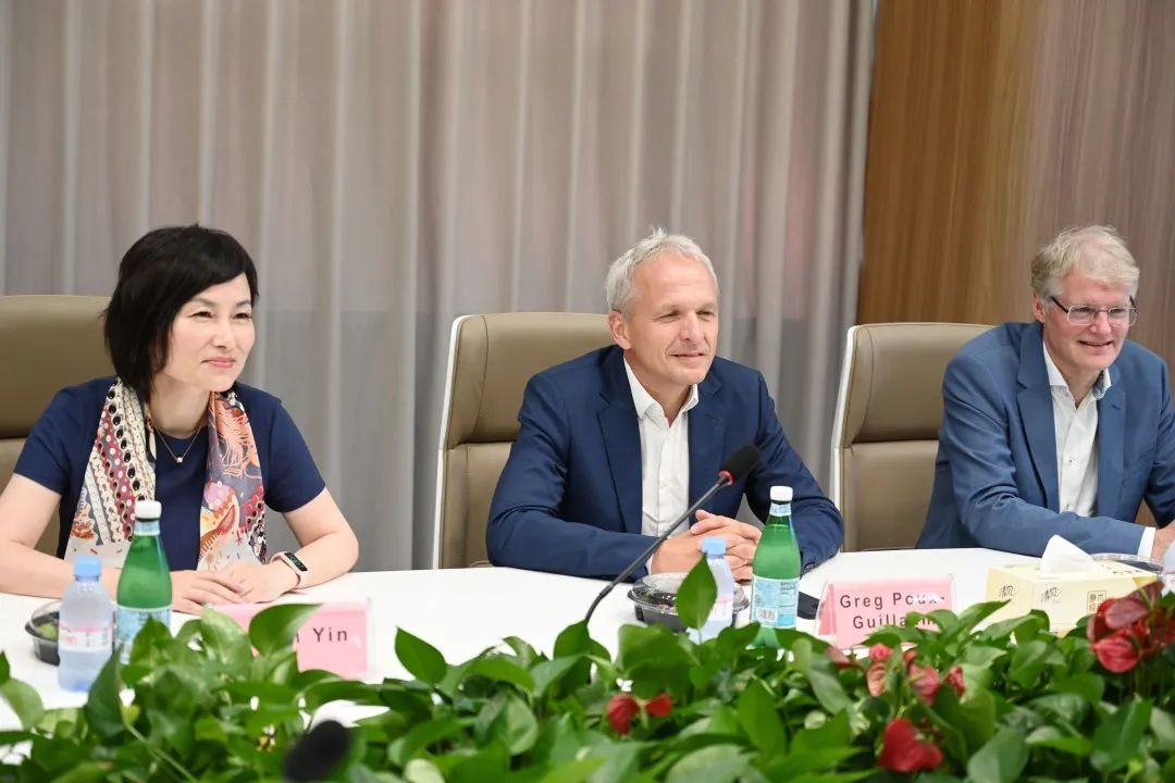 AkzoNobel Global CEO and CFO visited Dihang Group