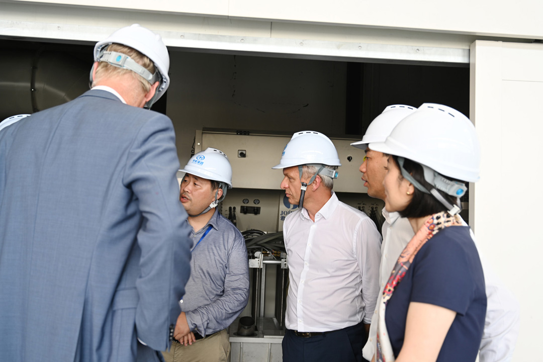 AkzoNobel Global CEO and CFO visited Dihang Group