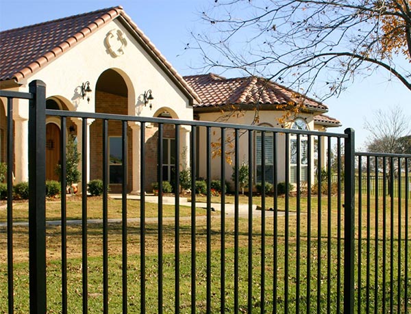 Flat Top Welded Ornamental Steel Fence